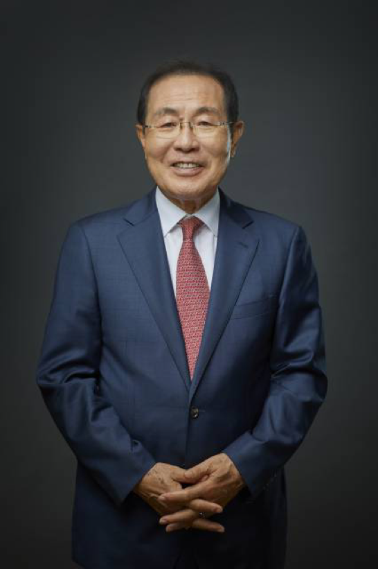 사진.윤동한 한국콜마 회장.jpg